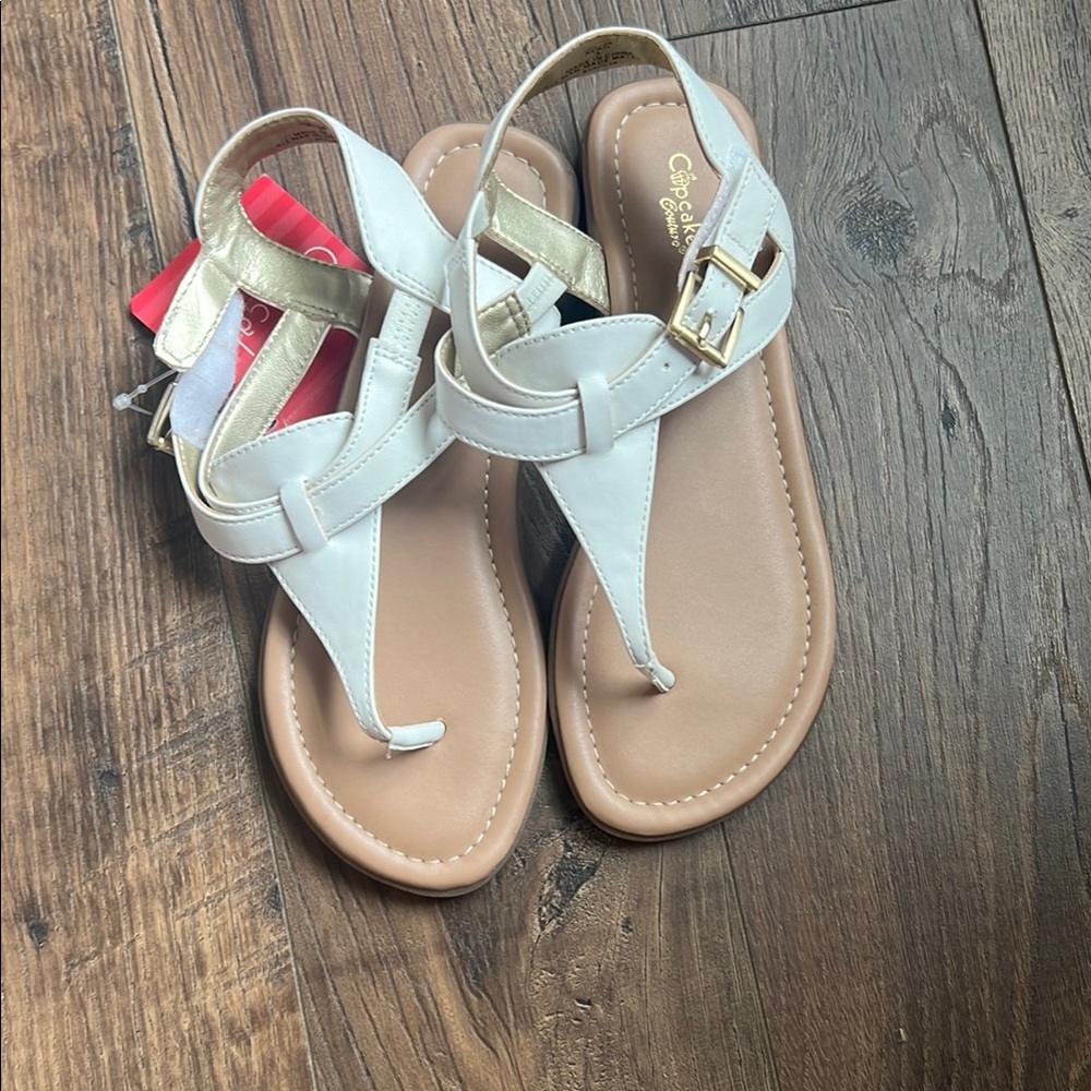 NWT Cupcake Couture White T Strap Sandals Little Kid 3 Minimalist Clean Girl